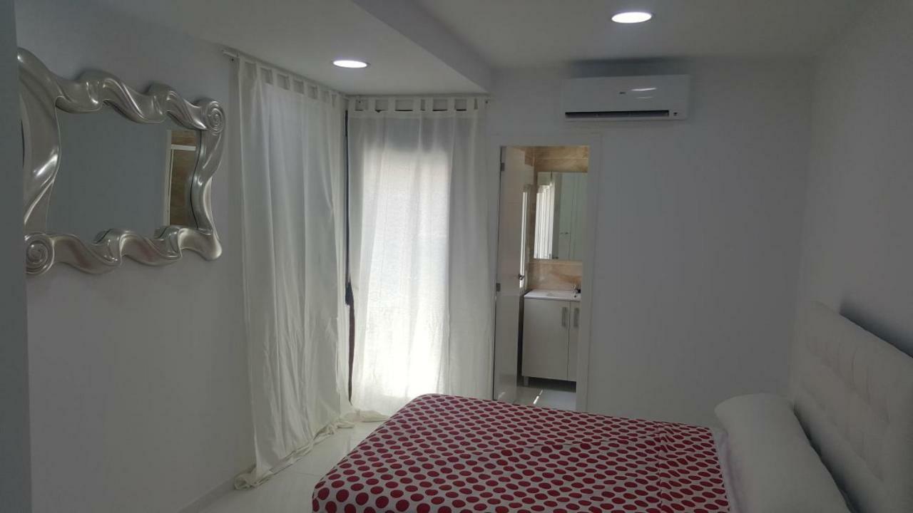 White Apartment 阿利坎特 外观 照片